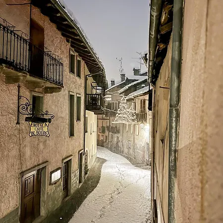 Maison De La Montagne - Chambres&jacuzzi Bed & Breakfast Arvier